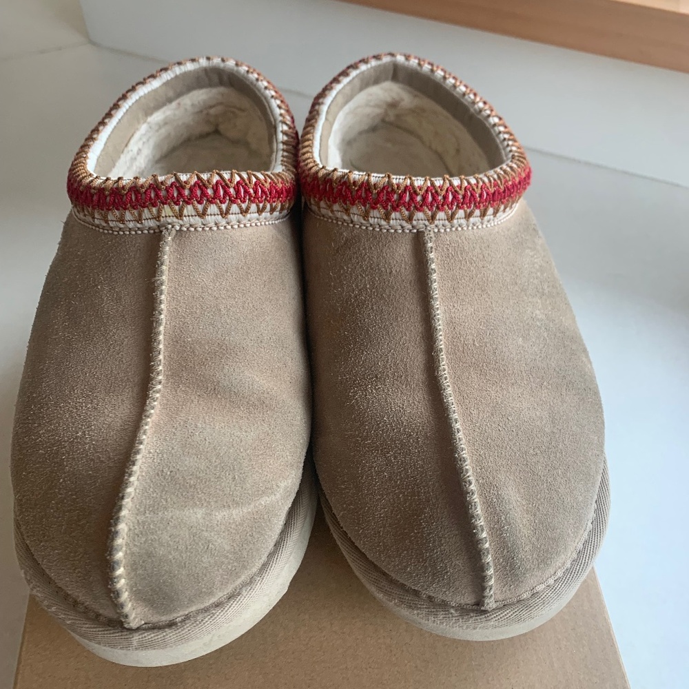 Sand / Dark Cherry Uggs